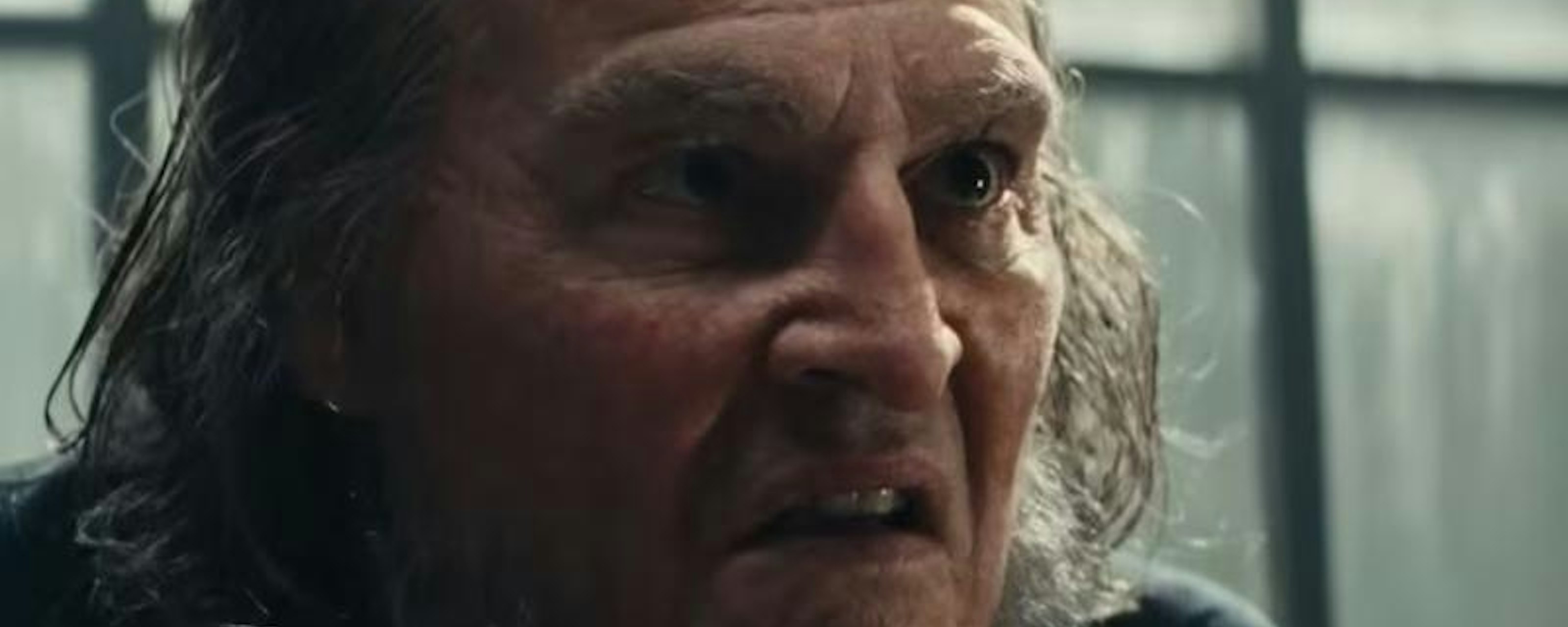¡Escalofríos en Hollywood! Johnny Depp luce completamente irreconocible y aterrador como Ebenezer Scrooge en el perturbador primer tráiler de su nueva película