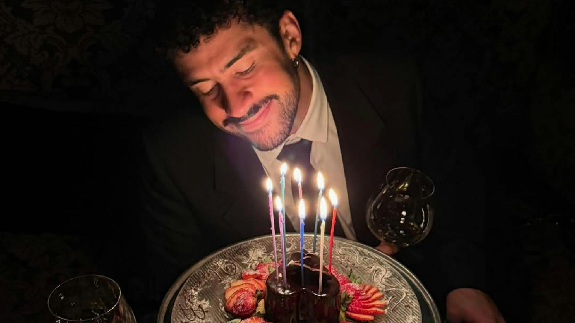 32 vueltas al sol: Bad Bunny celebra su cumpleaños en la cima del Olimpo Urbano