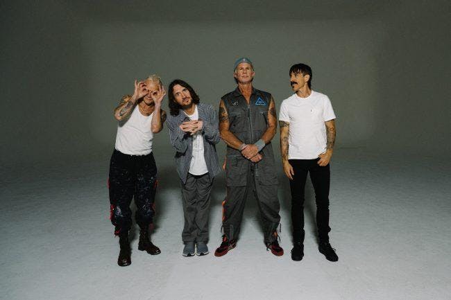 Red Hot Chili Peppers venden su catálogo musical: ¿Por qué las leyendas prefieren la billetiza inmediata?