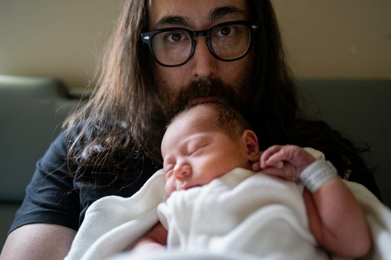 Nace Aurelius: El primer nieto de John Lennon y la polémica del legado | Lokura FM