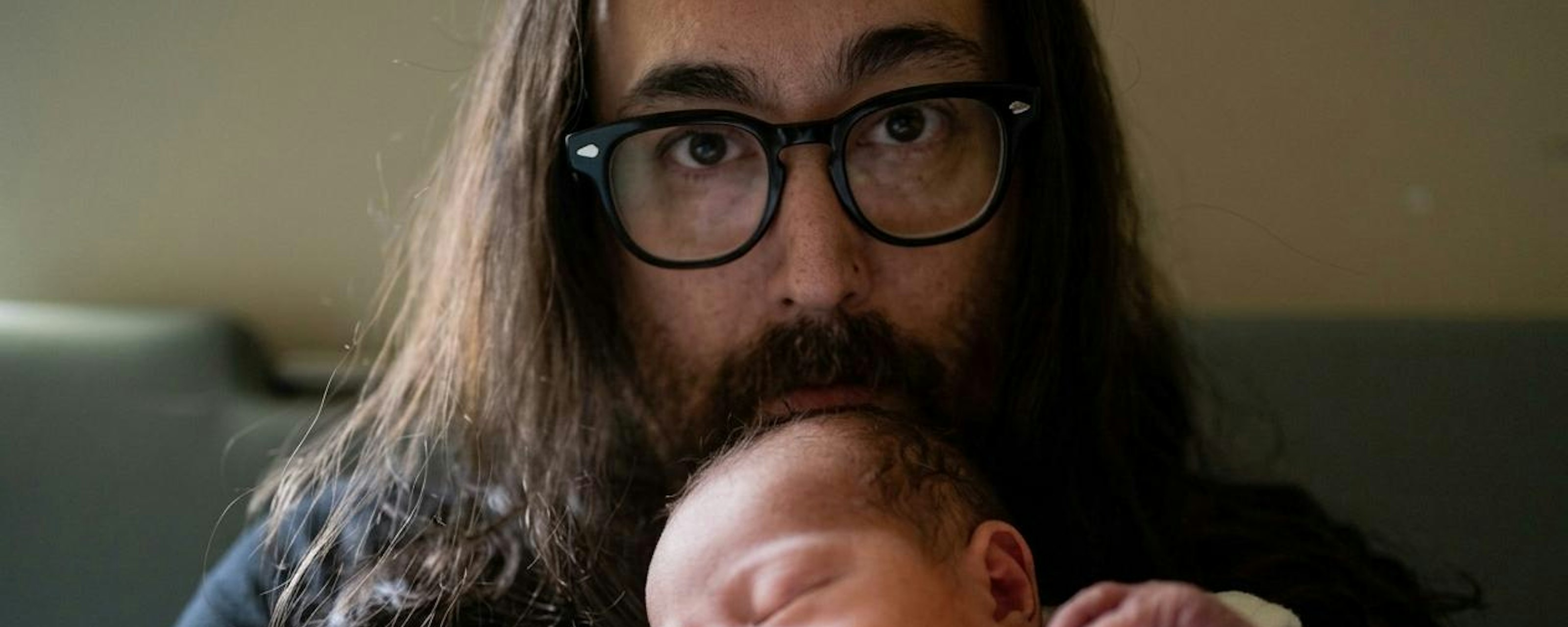 Nace Aurelius: El primer nieto de John Lennon y la polémica del legado | Lokura FM