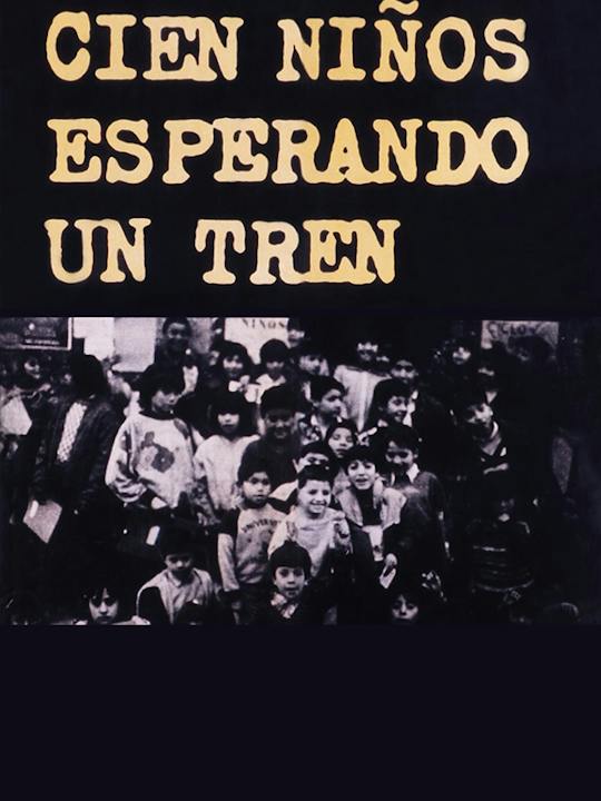Cien niños esperando un tren
