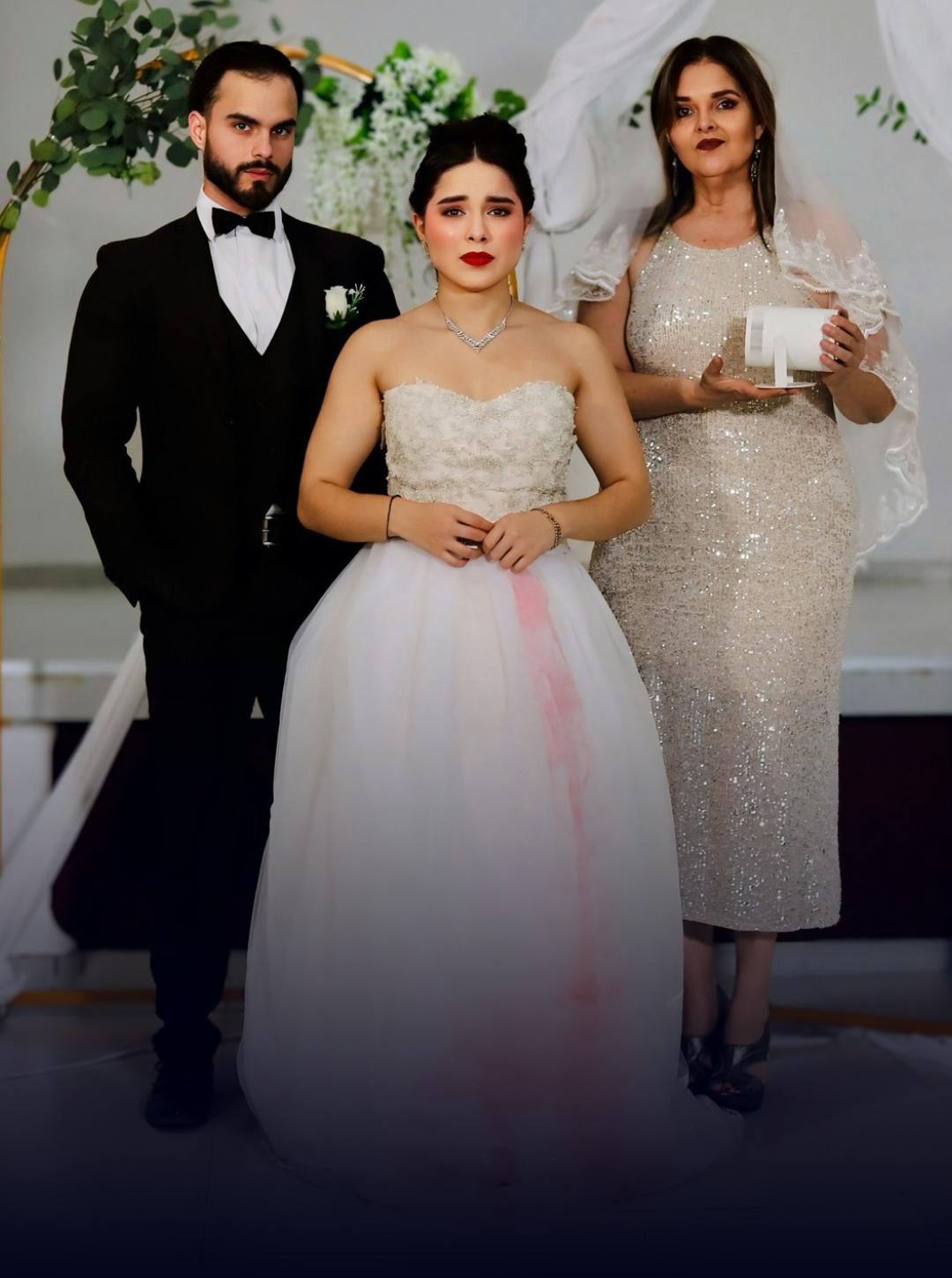 Su suegra metiche llegó de blanco a la boda Su suegra metiche llegó de blanco a la boda