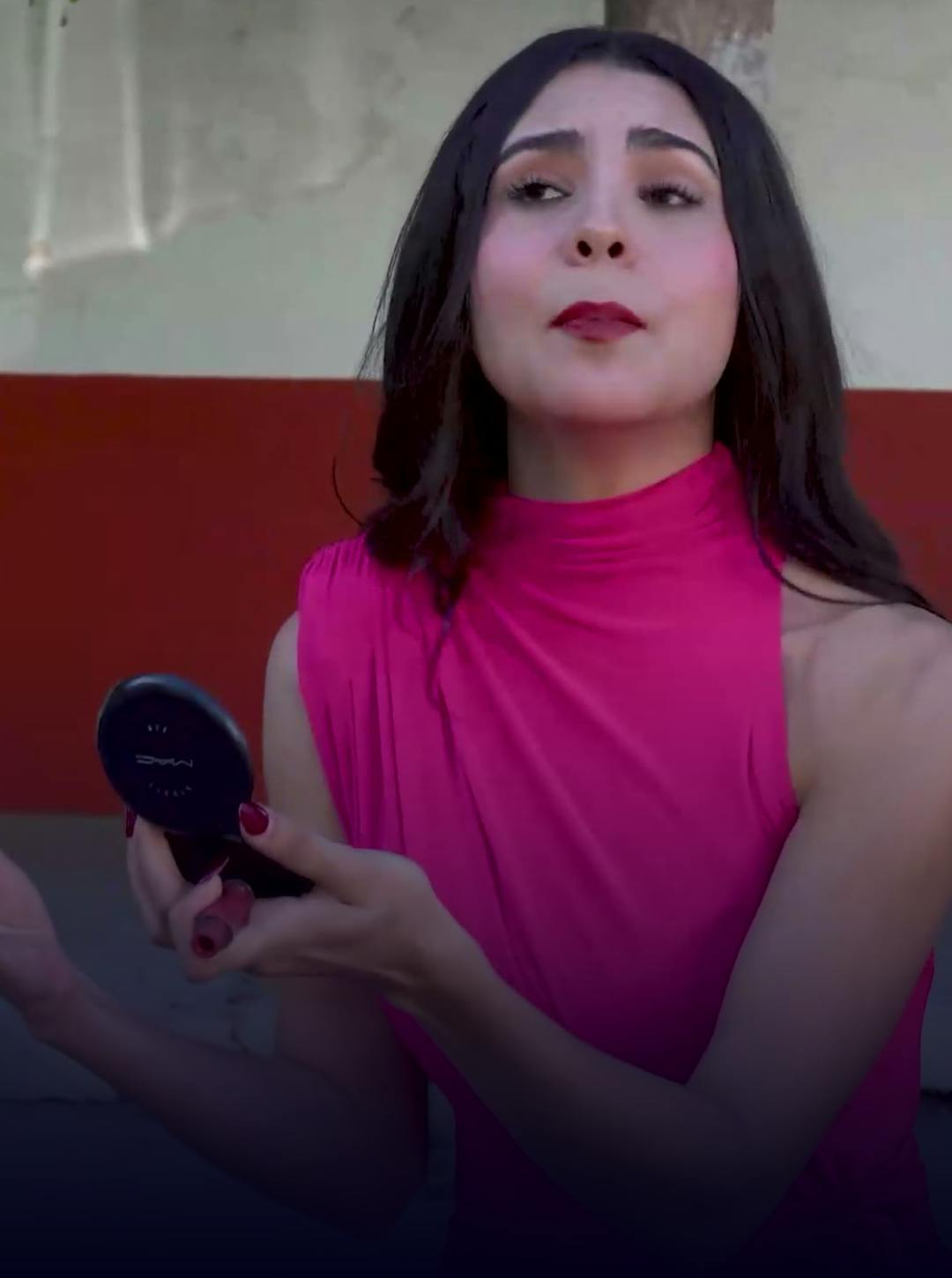 Se avergonzaba de su esposo por no tener dinero