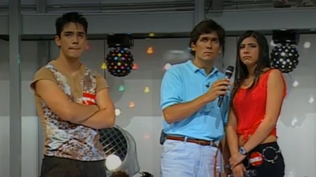 Ahora somos 16 | Rojo, fama contra fama - T1E22