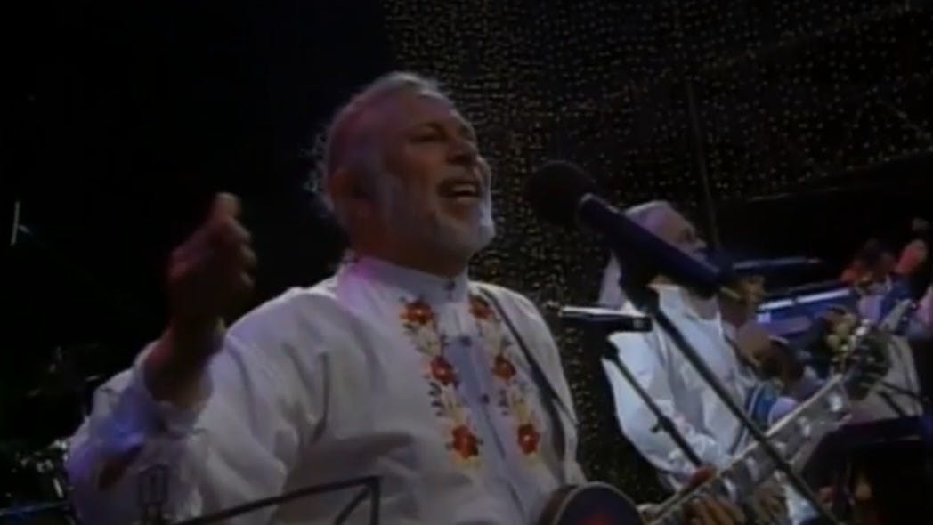 Todos juntos | Rojo, fama contra fama - T1E31