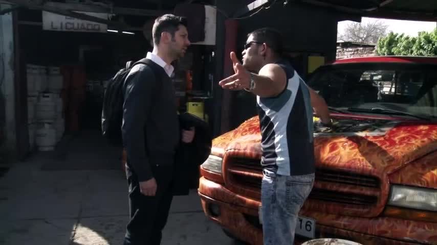 Maicol y Víctor comienzan a robar | El Reemplazante - T2E7