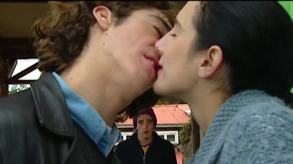 Un beso ingenuo | La fiera - T1E82
