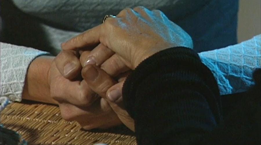 El pacto  | El día menos pensado - T1E12