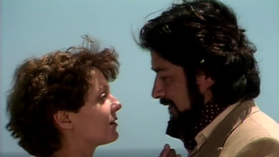Triunfa el amor |Morir de amor - T1E95
