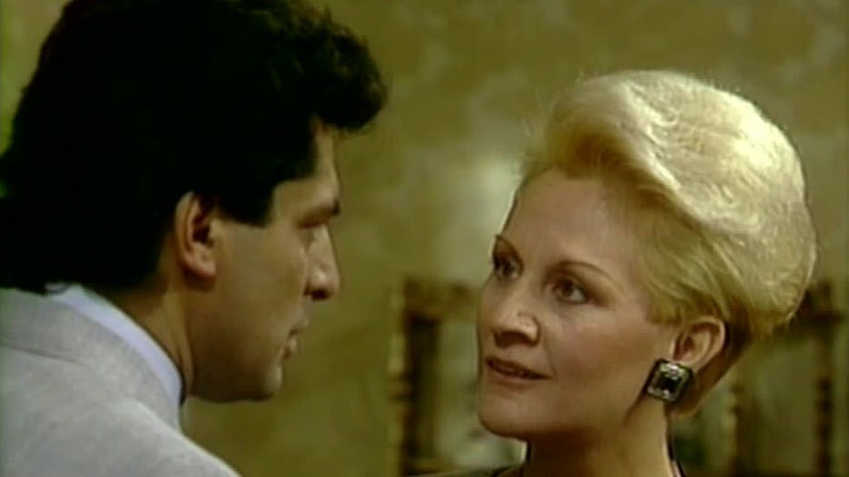 ¡Estás definitivamente loca! | Morir de amor - T1E100