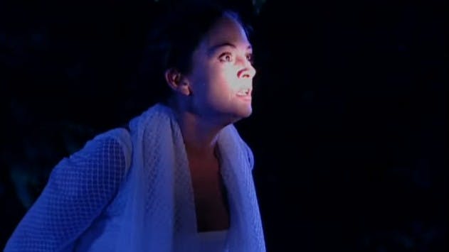 El doctor descubre a Silvana como la novia de la noche | Aquelarre – T1E78