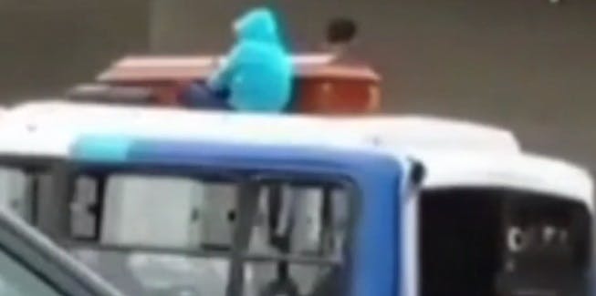Antofagasta: Trasladan ataúd sobre un microbus para rendir homenaje a conductor