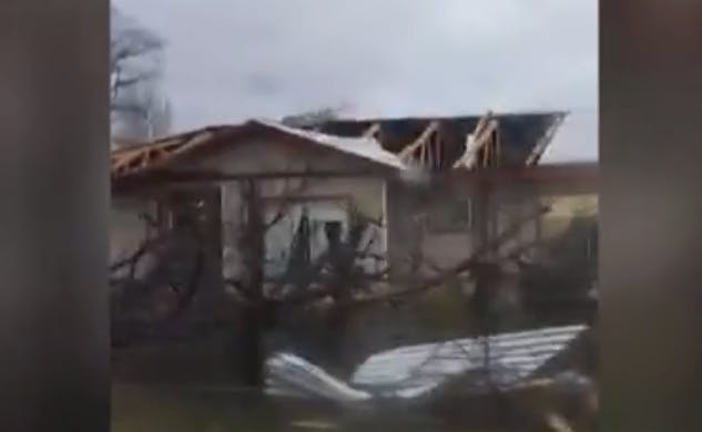 Al menos 20 casas resultaron dañadas por tornado