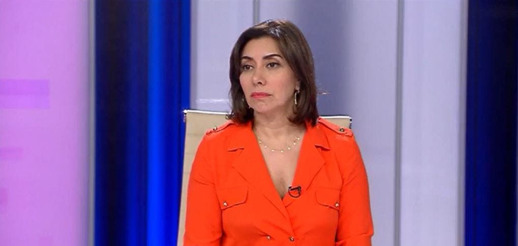 Capítulo 20 de agosto: Firmas y ausencias | Carmen Gloria a tu servicio 