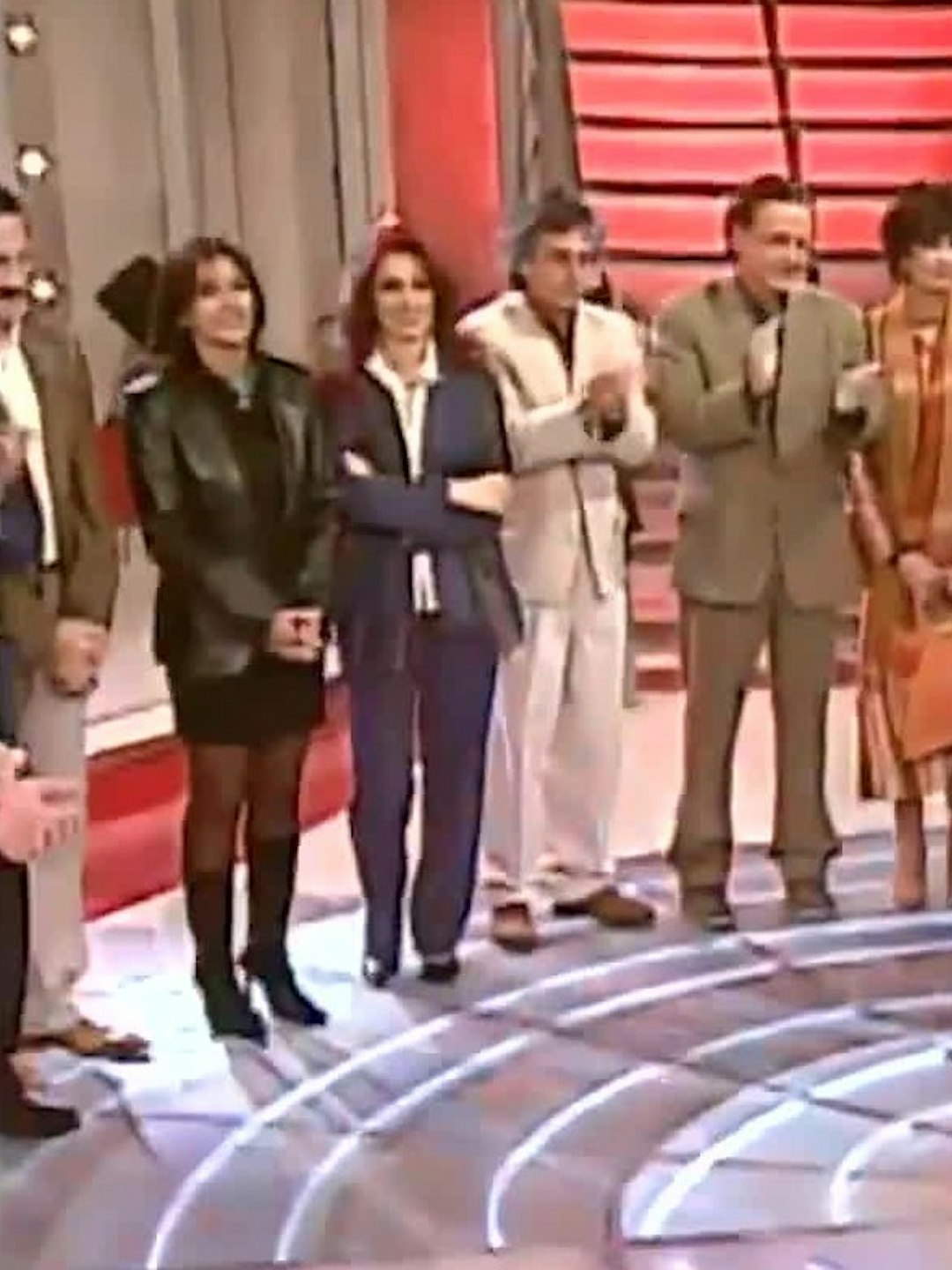 Estamos divididos | Rojo fama contrafama - T2E80