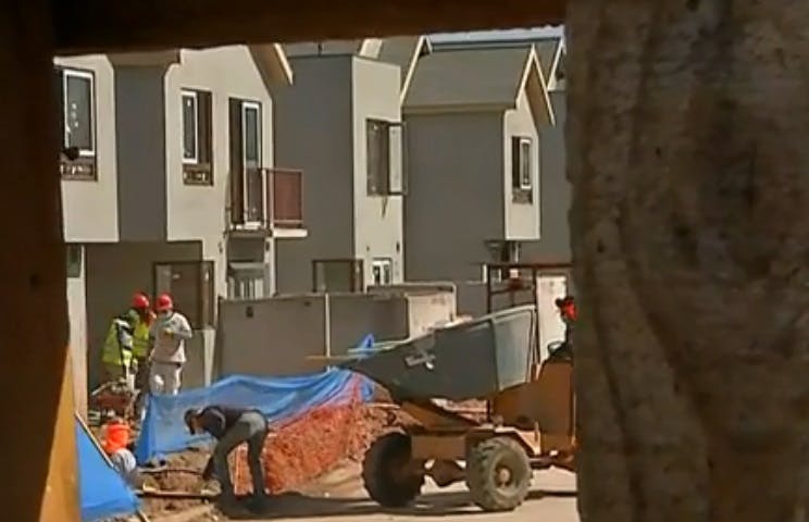 De $680 mil a $980 mil en dividendo: Familia vive la pesadilla de la casa propia