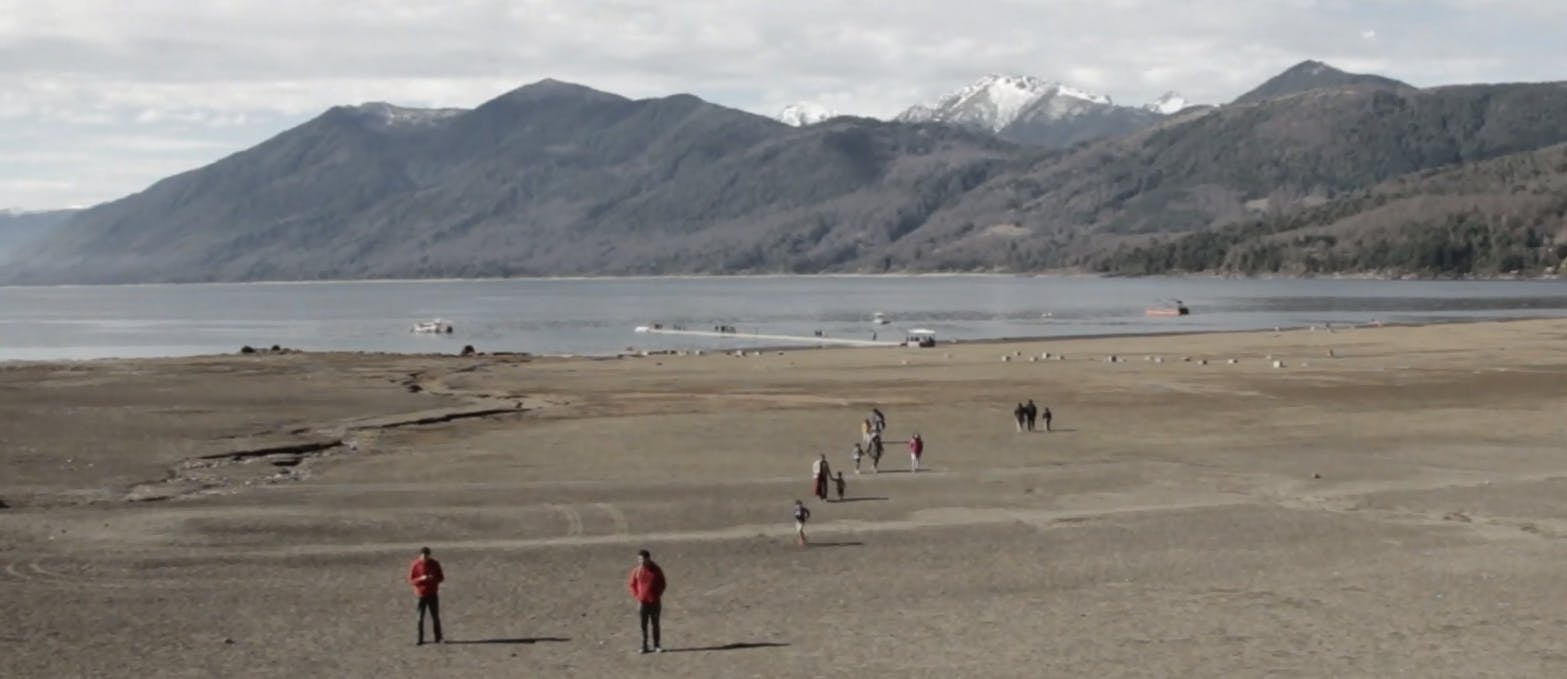Reportaje BDAT: Dique provocaría baja del agua en Lago Caburgua  