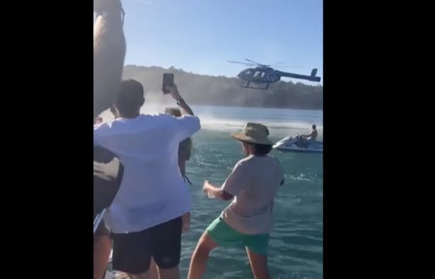 Armada busca a asistentes: Descontrol en lago Villarrica por El Lanchazo