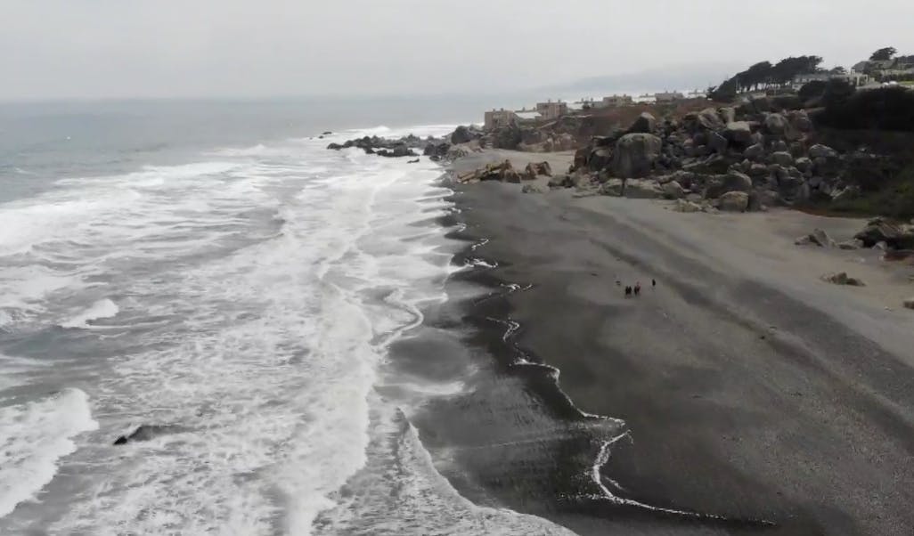 Reportaje BDAT: La preocupante erosión de las playas de Chile