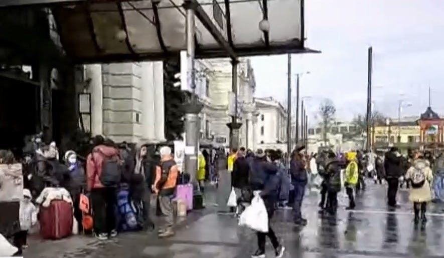Iván Núñez recorre la Estación del Adiós