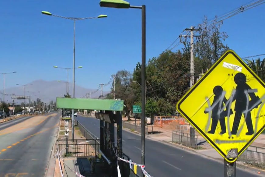 Familia exige justicia: Niño muere electrocutado en paradero de buses en La Pintana
