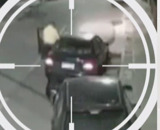 Insólito: Delincuentes roban vehículo atándolo con cuerdas