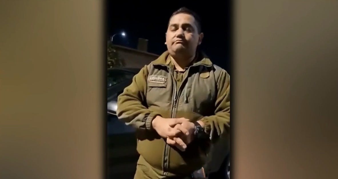Fue dado de baja: Registran a carabinero en estado ebriedad tras chocar y escapar