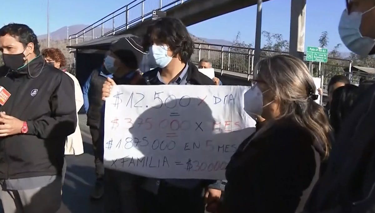 Grupo de vecinos de Pudahuel están sin luz hace cinco meses
