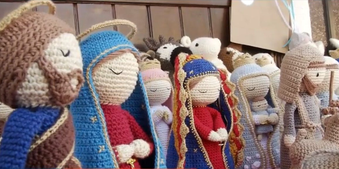 Reinserción en la cárcel: mujeres aprender el oficio del crochet