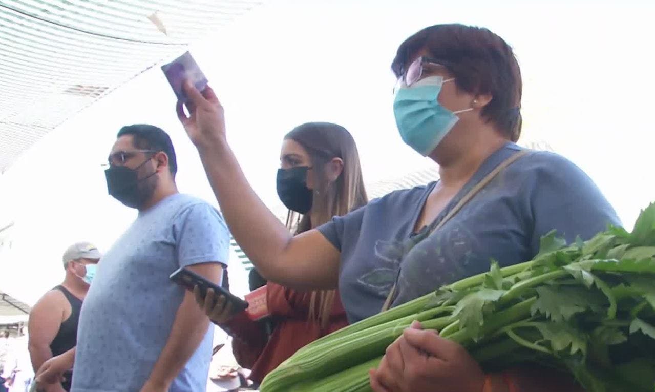 Familias se la ingenian para hacer rendir su presupuesto