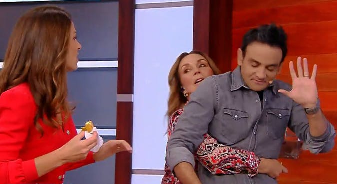¡Karen al rescate!: La mala jugada de una sopaipilla con Gonzalo 