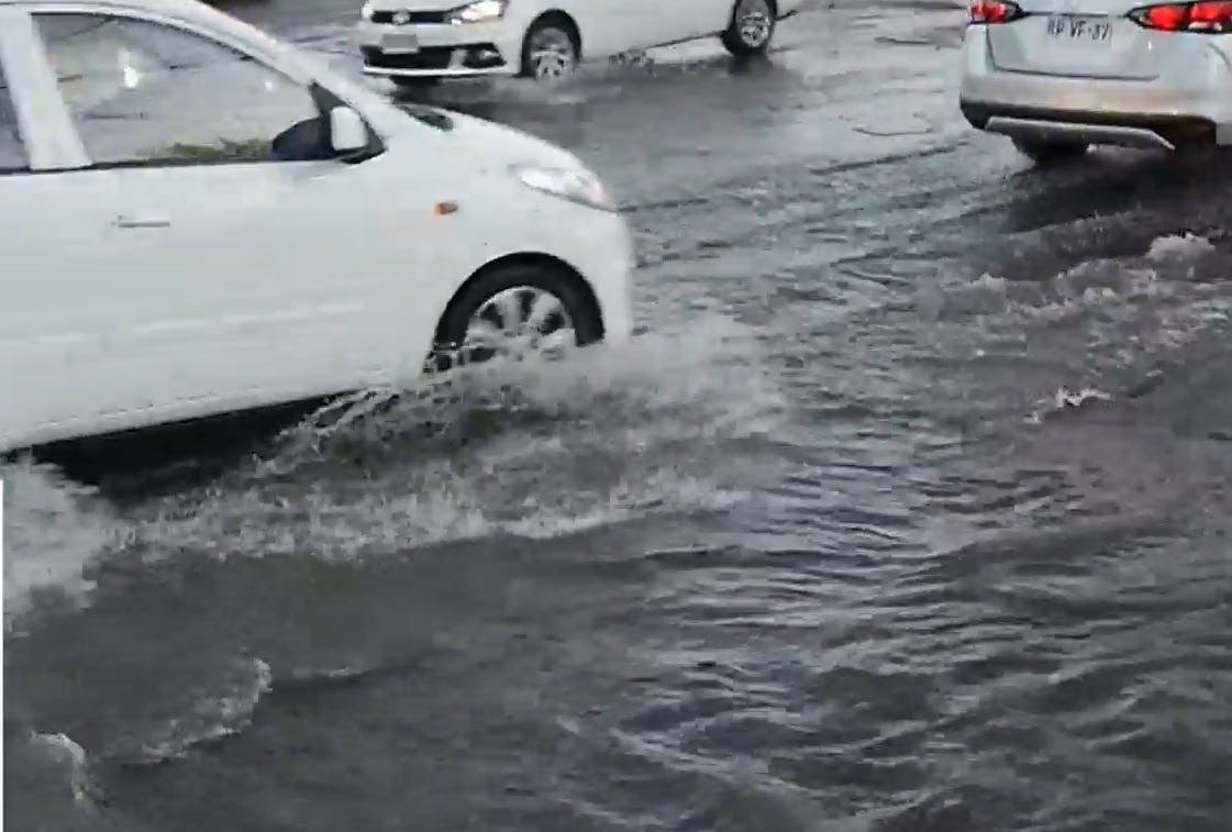 No cayó ni una gota de lluvia pero...sector de La Florida amanece inundada 