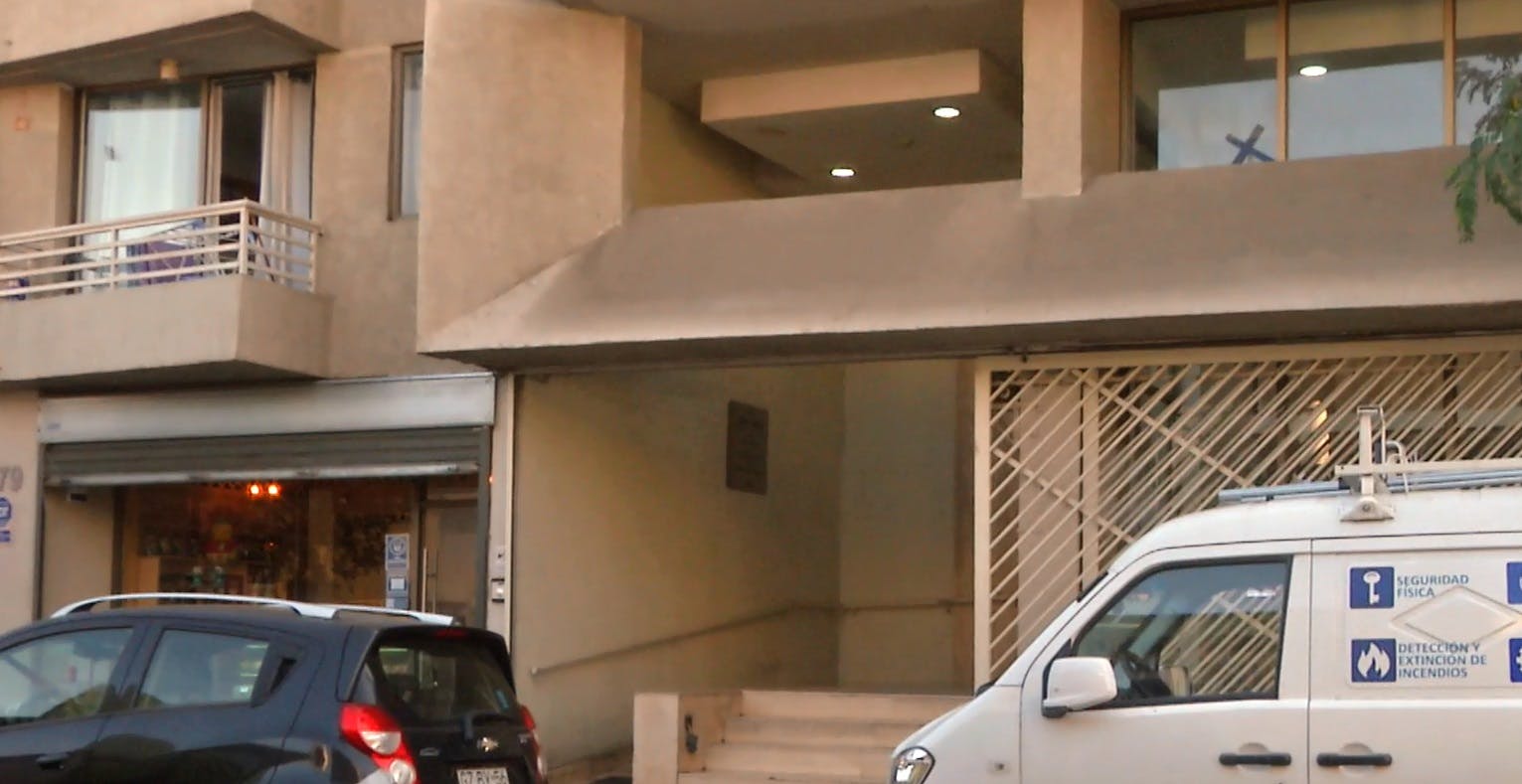 Vecinos denuncian vivir en el edificio donde nada funciona