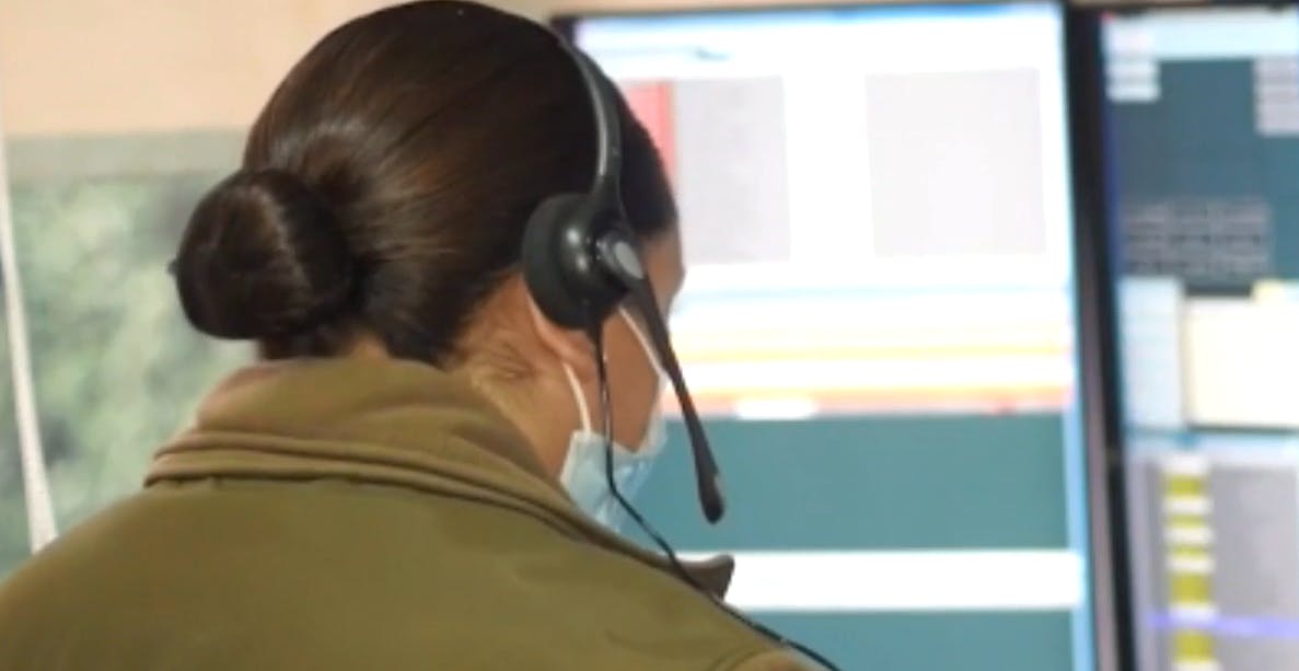 Acertada reacción de carabinera: Mujer fingió pedir comida para alertar golpiza de su expareja 