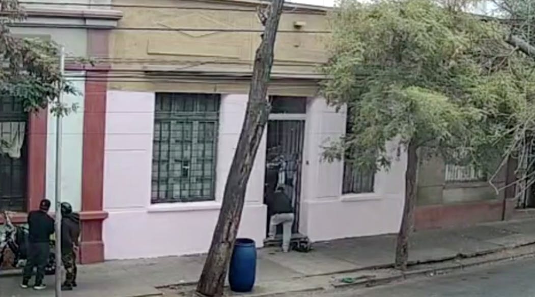 Denuncian que es para el tráfico de drogas: Casa fue desalojada y volvieron a tomársela
