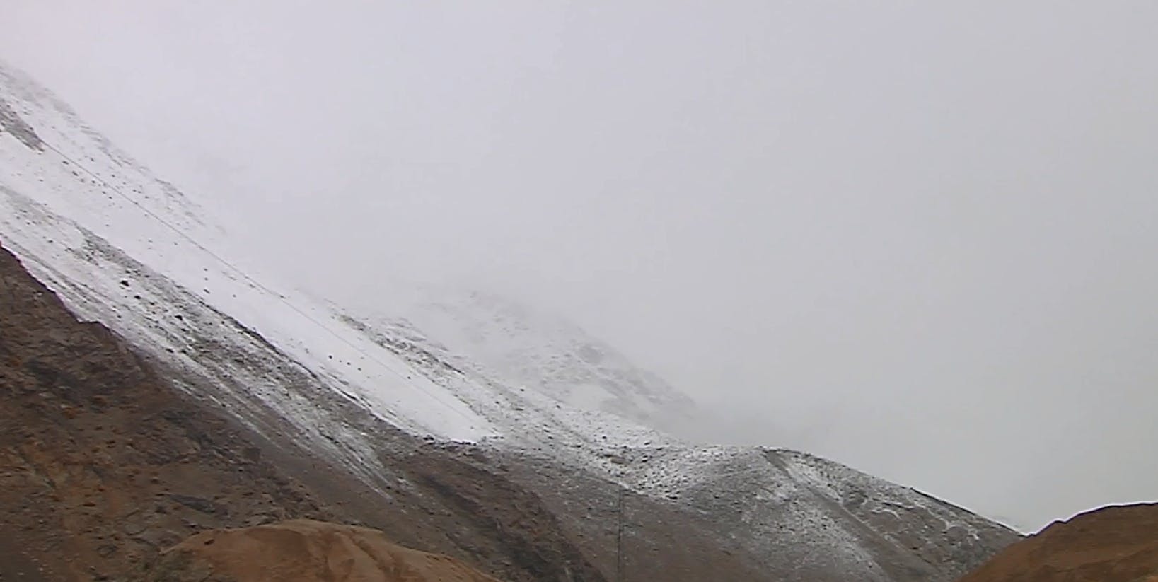 Un maravilloso paisaje: Valle del Elqui se cubrió de nieve 