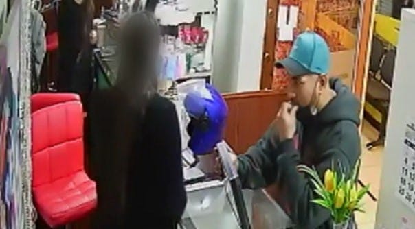 Insólito: Delincuentes se comen