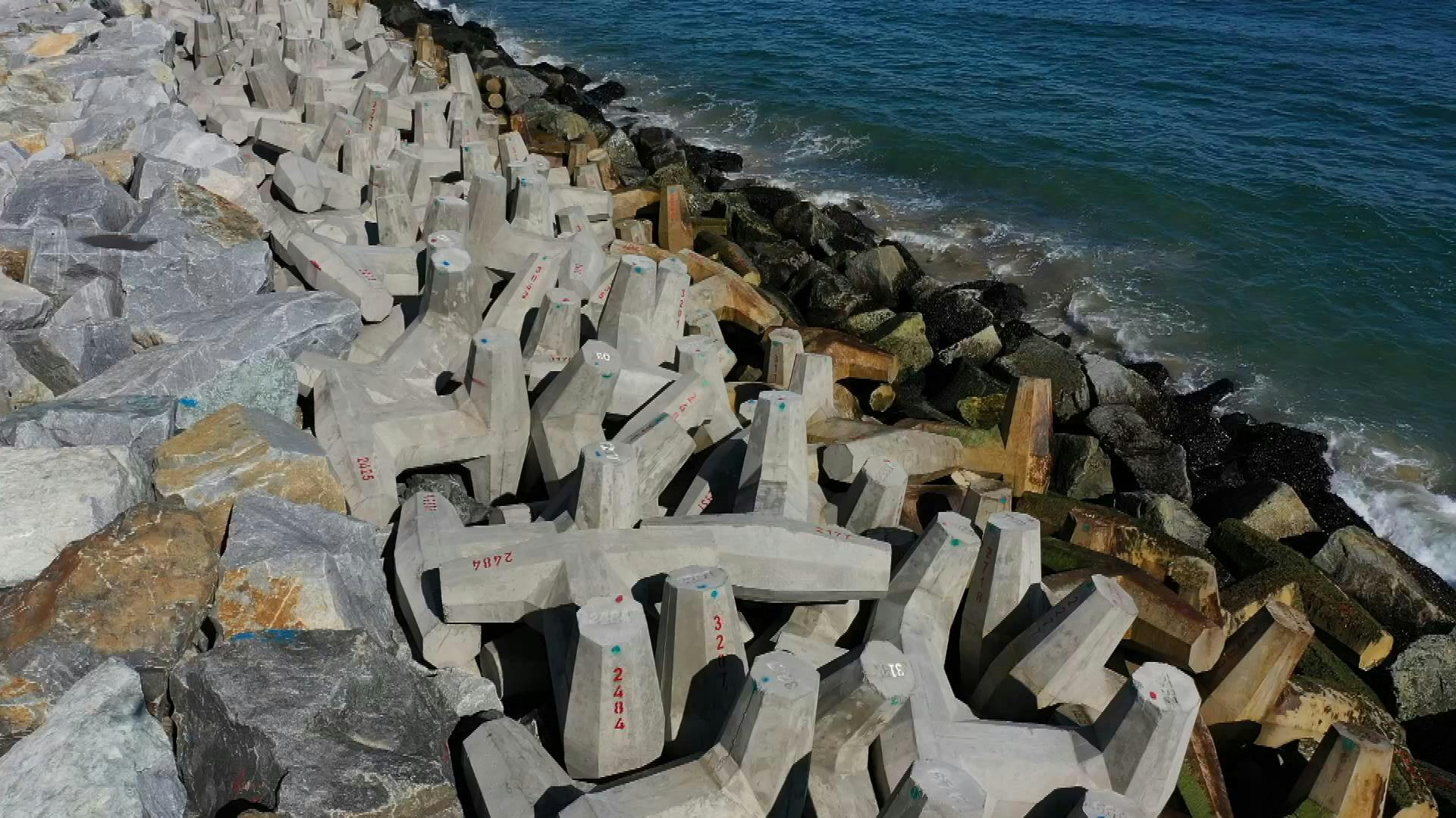Inauguran esperado rompeolas en avenida Perú para contrarestar daños de las marejadas