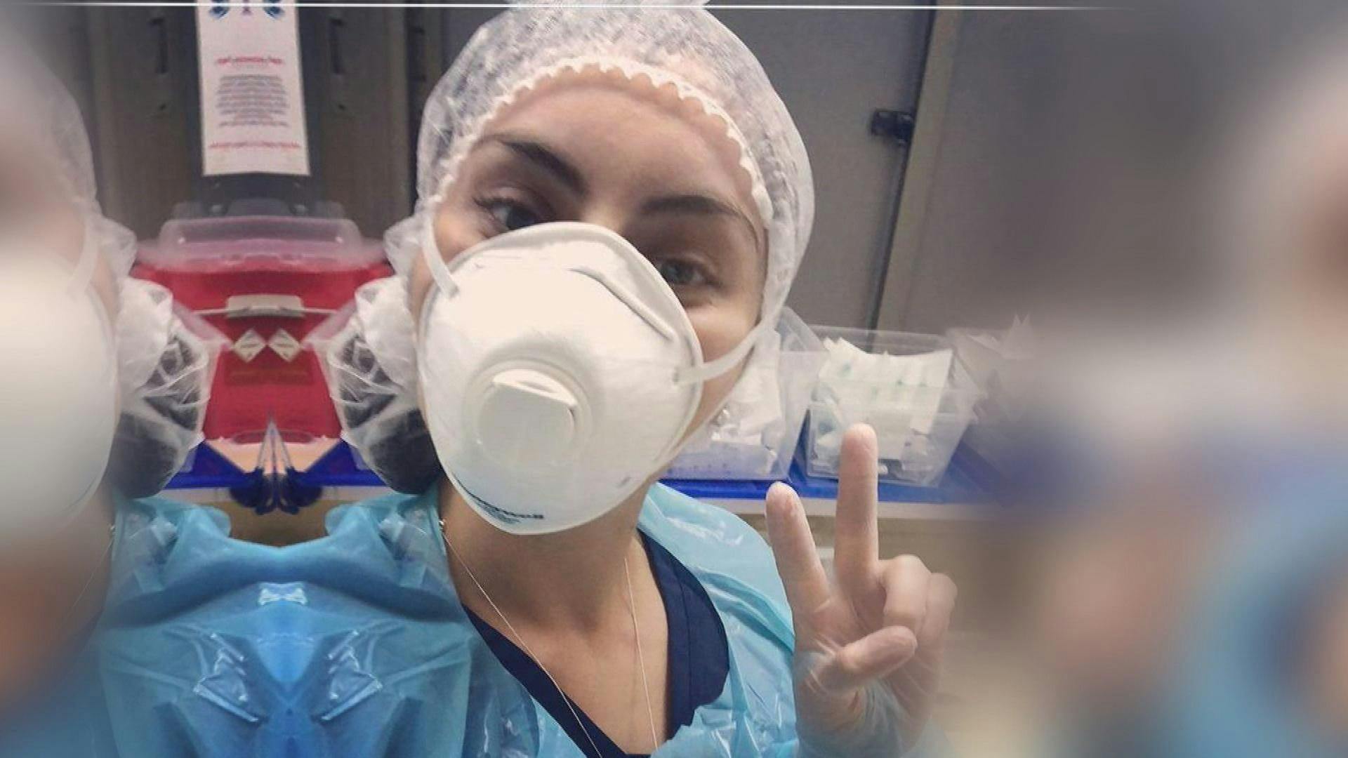 Familia de enfermera que se quitó la vida demanda a hospital clínico por más de mil millones de pesos