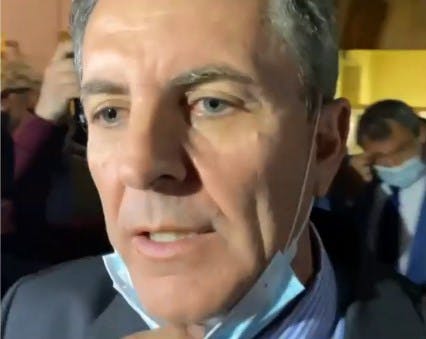 Las reacciones de la vergonzosa agresión del diputado Gonzalo de la Carrera
