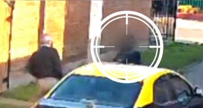 Ladrón solitario tomó un taxi, encañó al chofer y le robó 