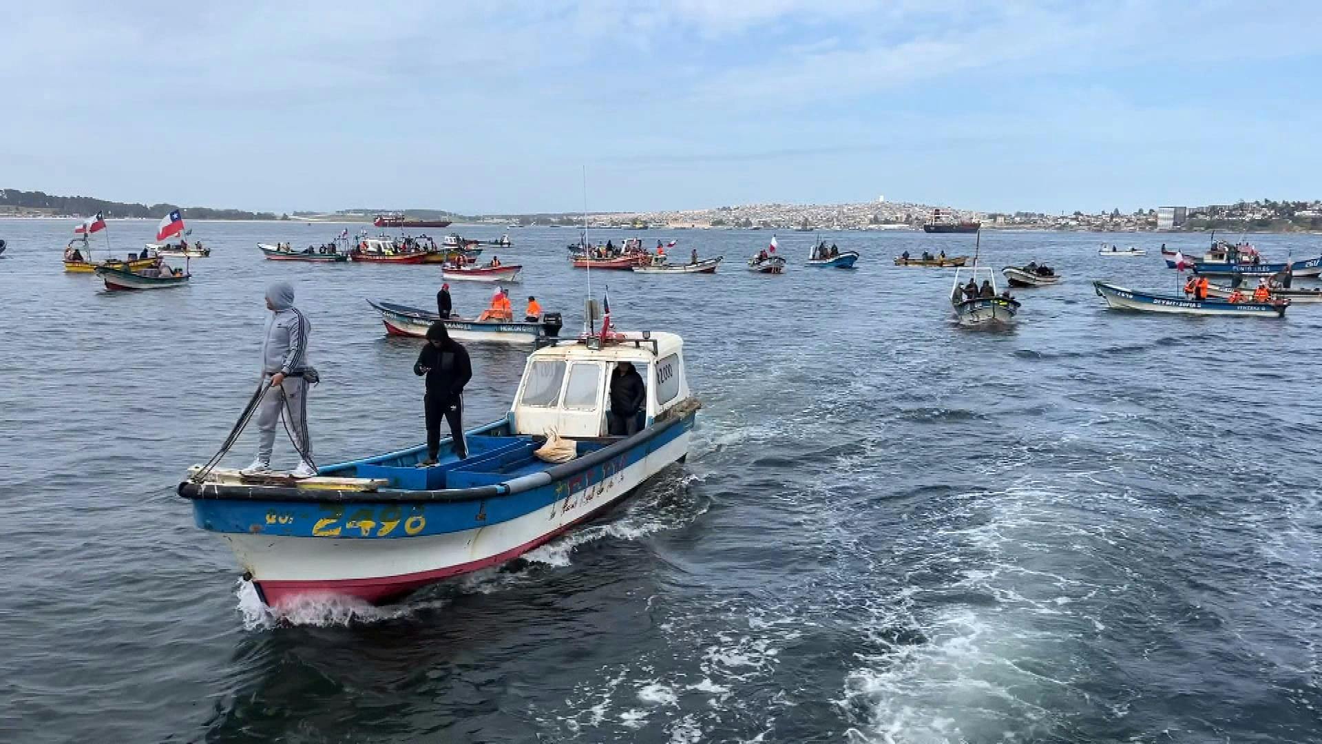 Pescadores de la bahía de Quitero y Puchuncaví exigen reunión con presidente de la república