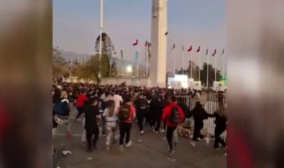 Asistentes decepcionados y enojados por problemas de seguridad de Daddy Yankee