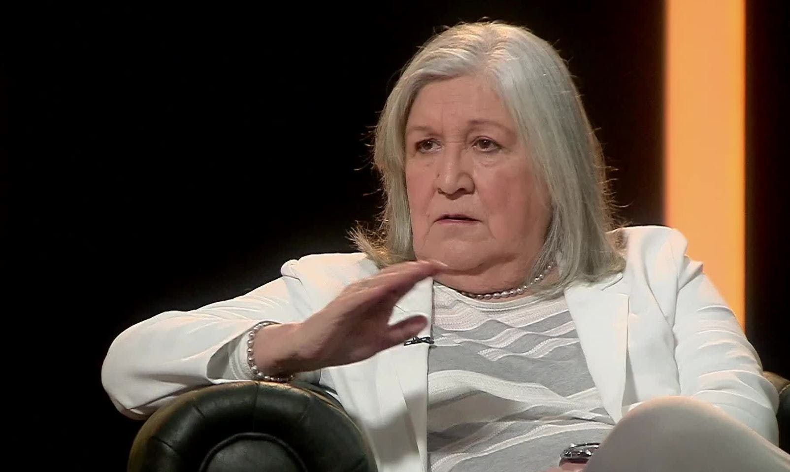 Anita Reeves | Buenas Noches a Todos - T1E9