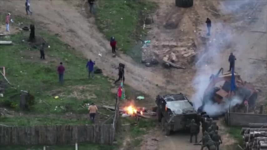 Interponen querella por apremios por atropello de tanqueta