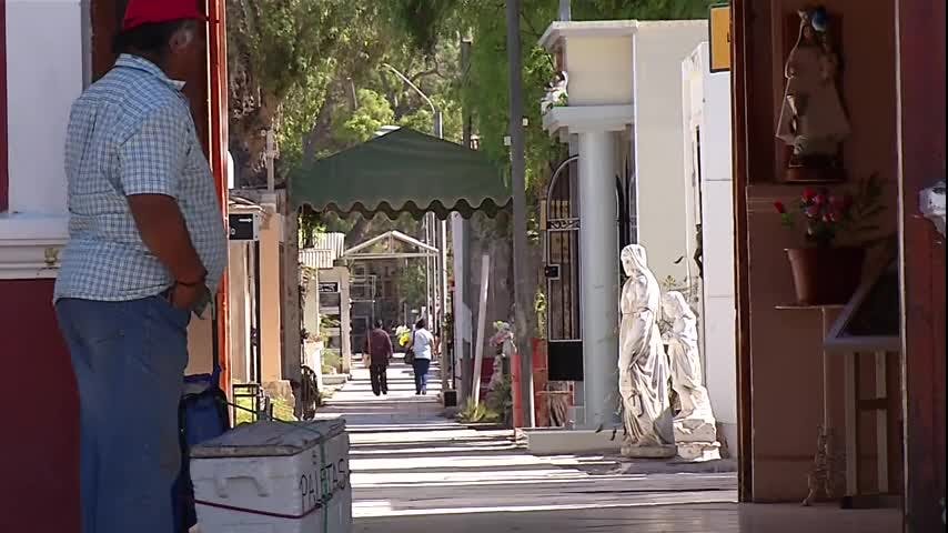 Acuerdan dar solución a colapso del cementerio de Vallenar