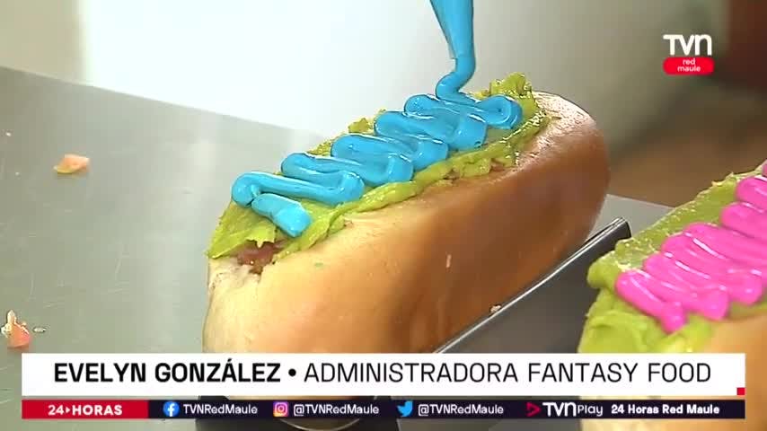 ¡Con salsas de colores! Reinventan los completos