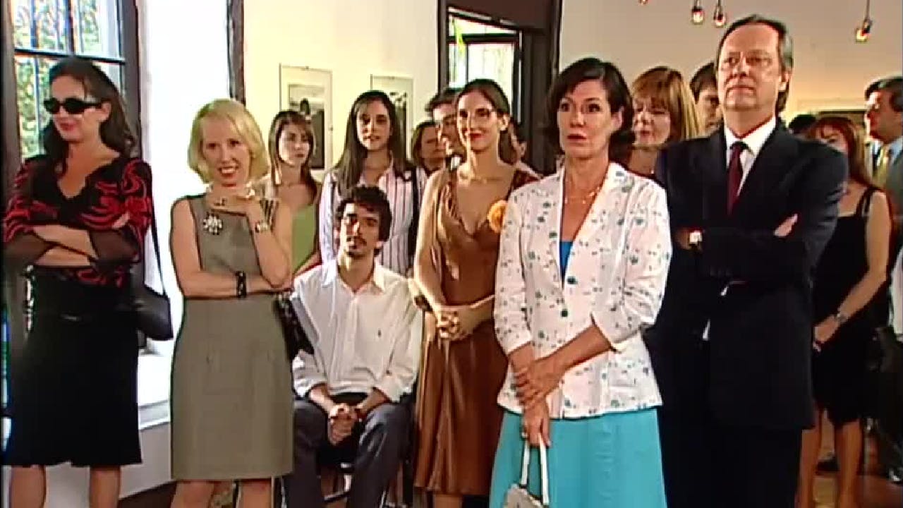 La exposición de Laura | Destinos cruzados - T1E79