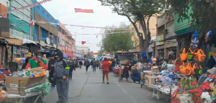 ¿Qué falló?: Vuelven los toldos azules al barrio Meiggs